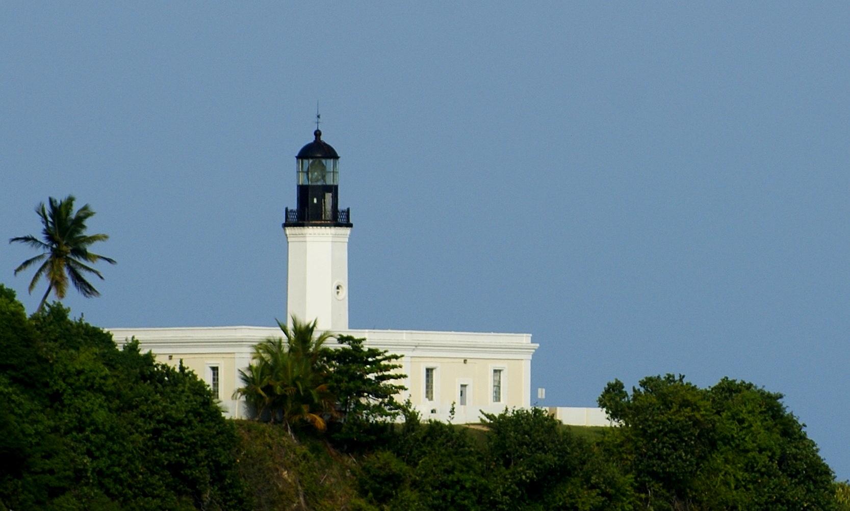 Faro Punta Tuna - Maunabo - 2011 00001